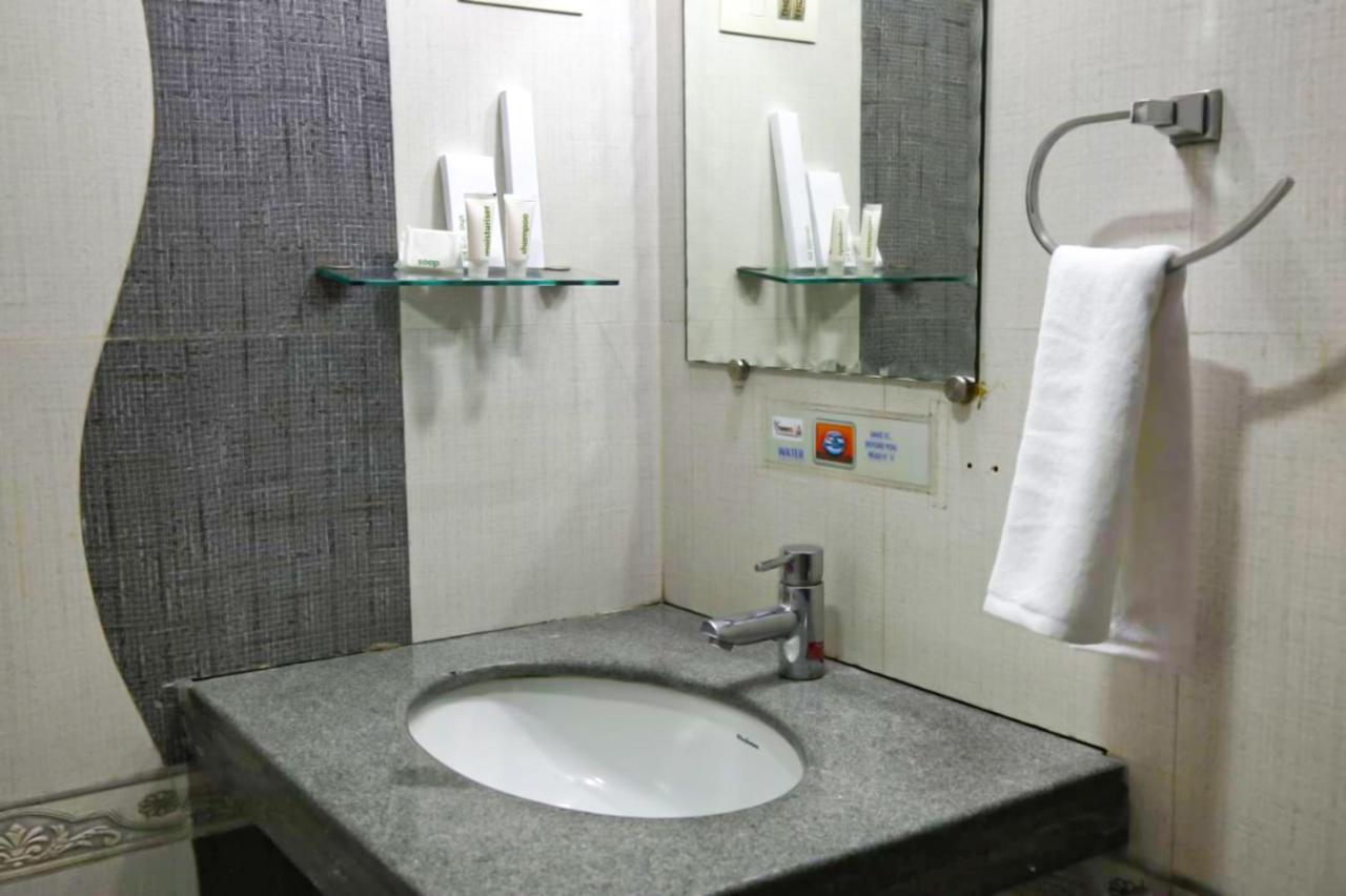 Fabhotel Sai Prasad Apartments Mumbai Exterior foto